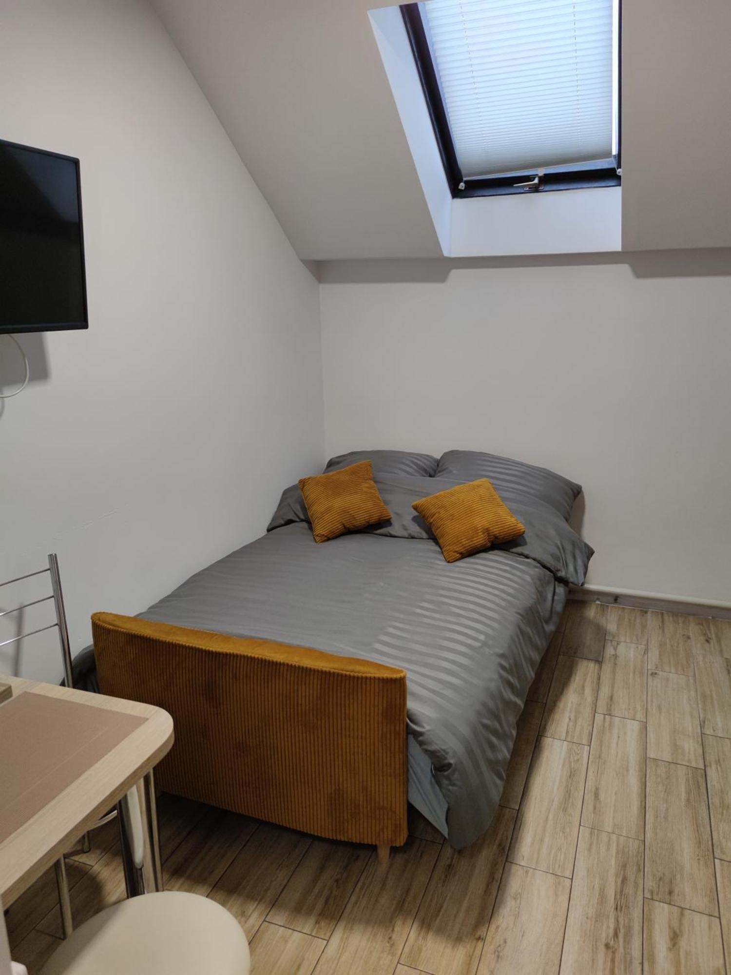 Zuzanna Apartamenty, Wczesniej Italia * Ustron